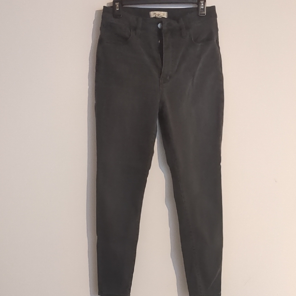 Stylish Dark Gray Skinny Pants